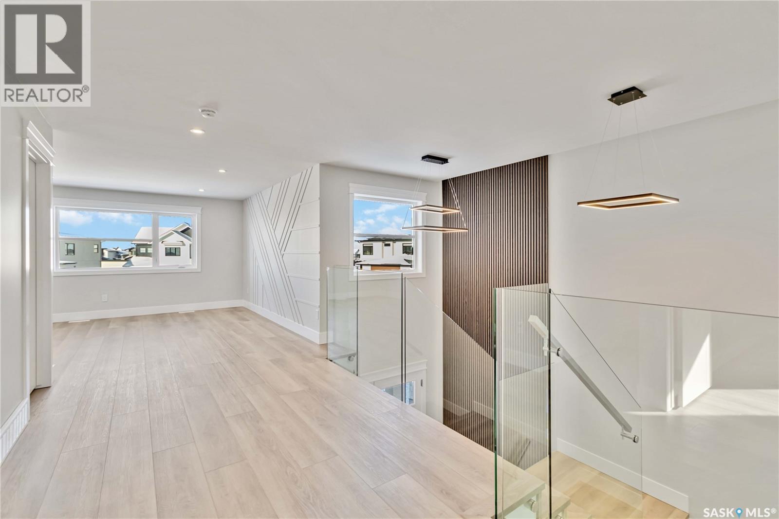 470 Yuel Crescent Property Photo 13