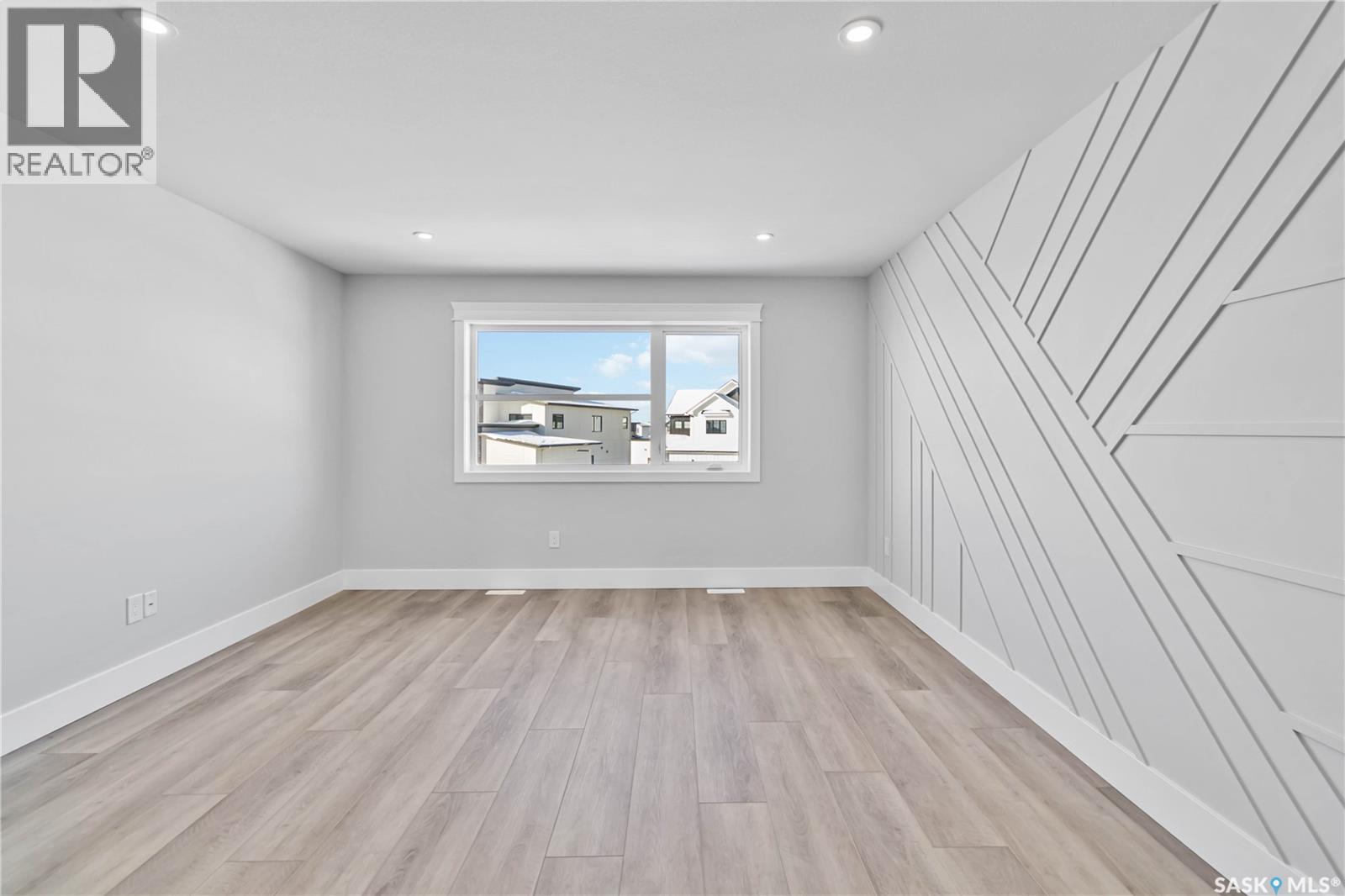 470 Yuel Crescent Property Photo 27