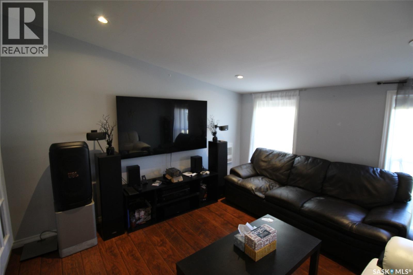 3027 Norman Place Property Photo 9