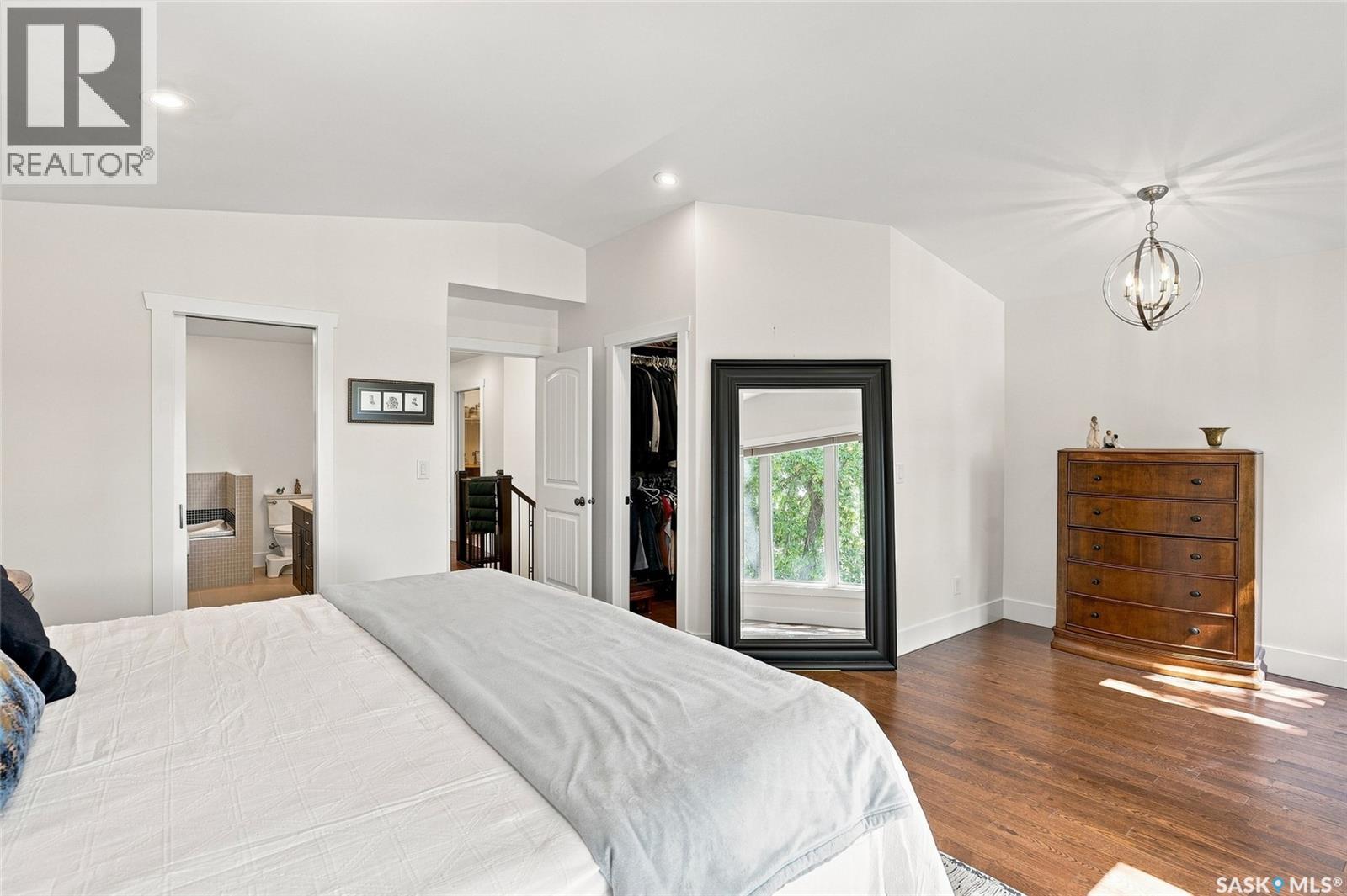1019a 10th Street E Property Photo 21
