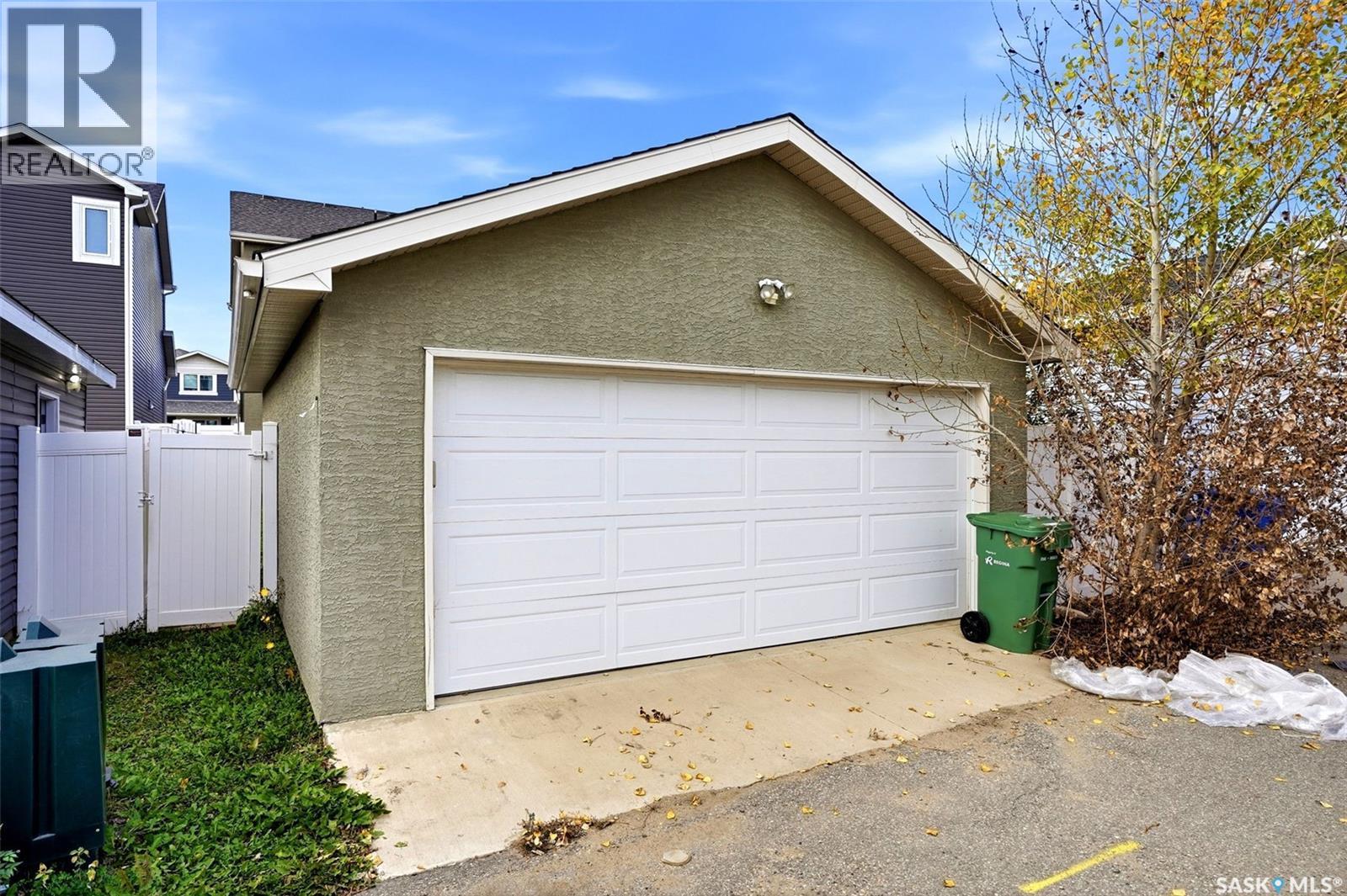 1137 Jurasin Street N Property Photo 34