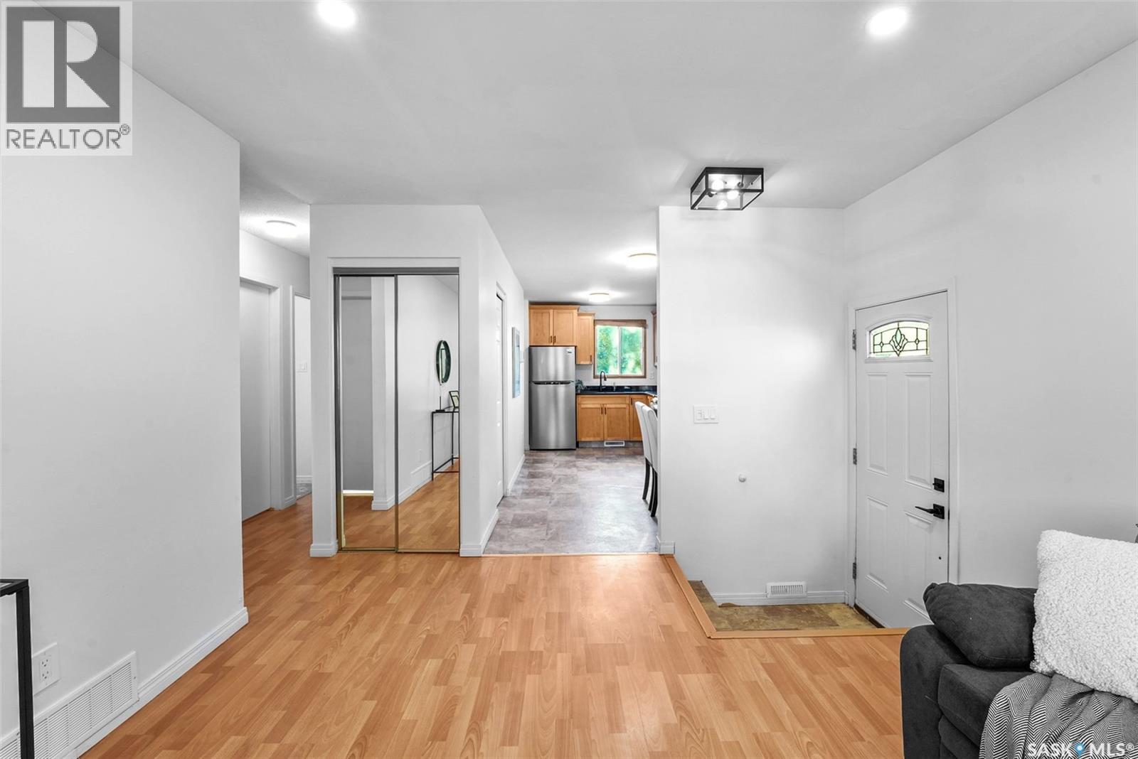 90 Turner Crescent Property Photo 4