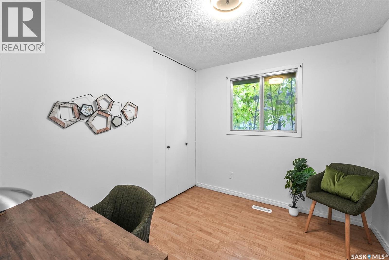 90 Turner Crescent Property Photo 12