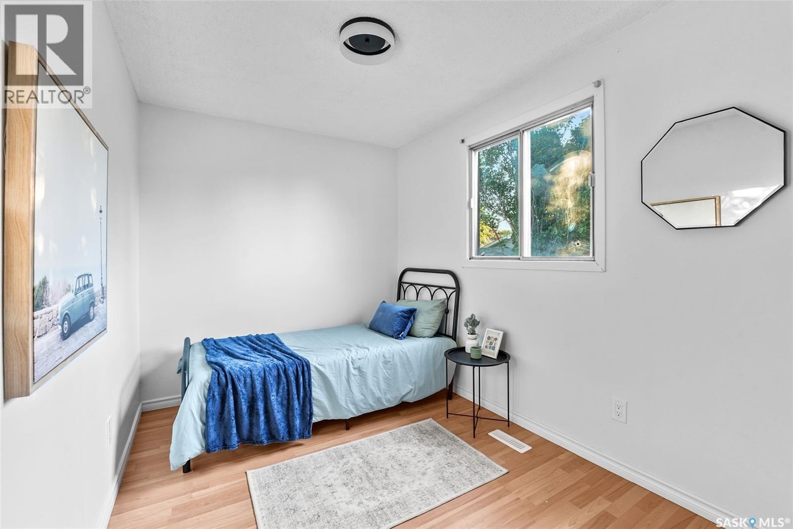 90 Turner Crescent Property Photo 15