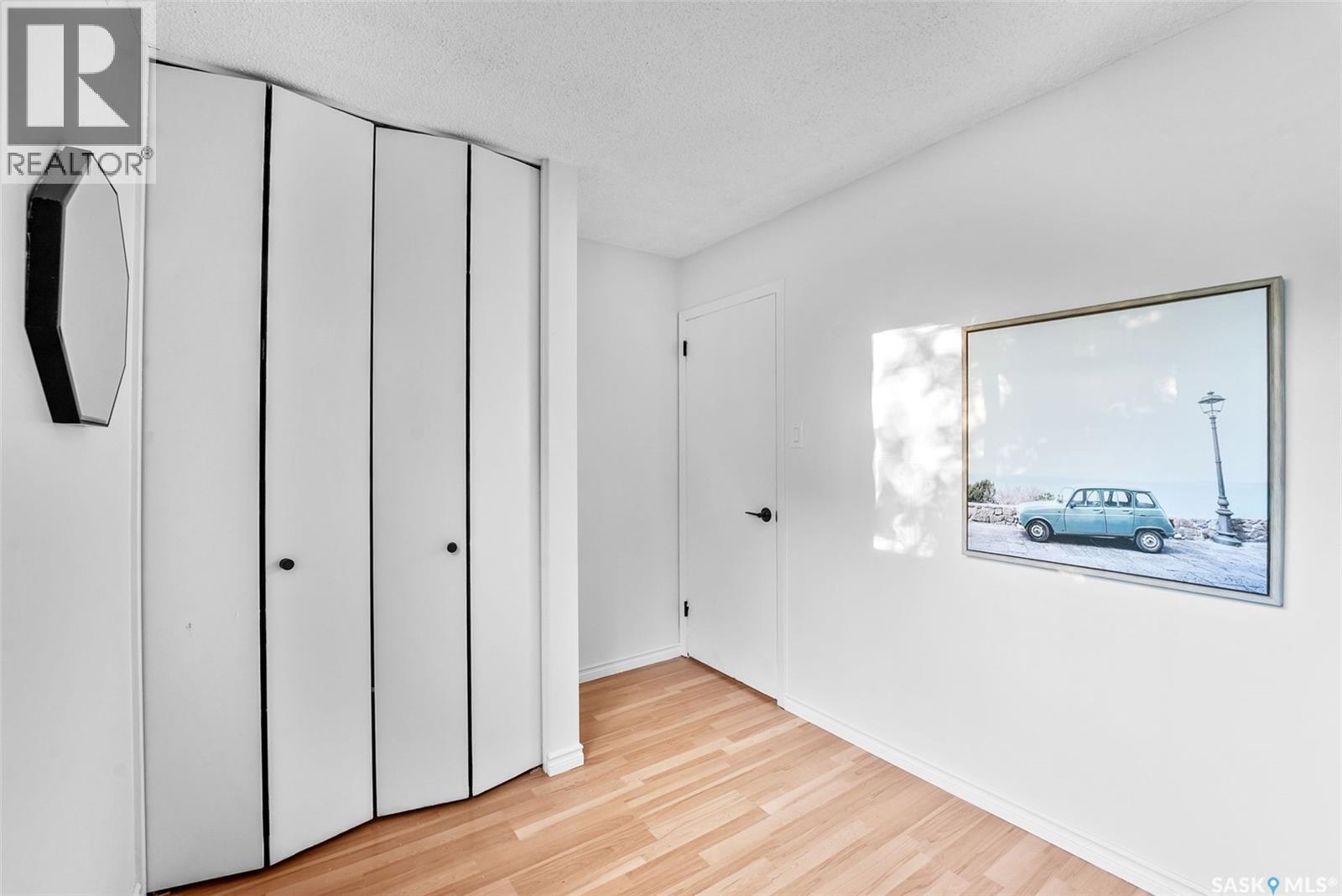90 Turner Crescent Property Photo 16