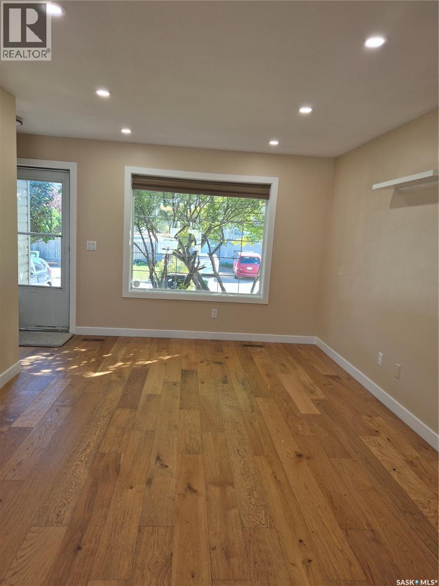 21 143 Gropper Crescent Property Photo 2