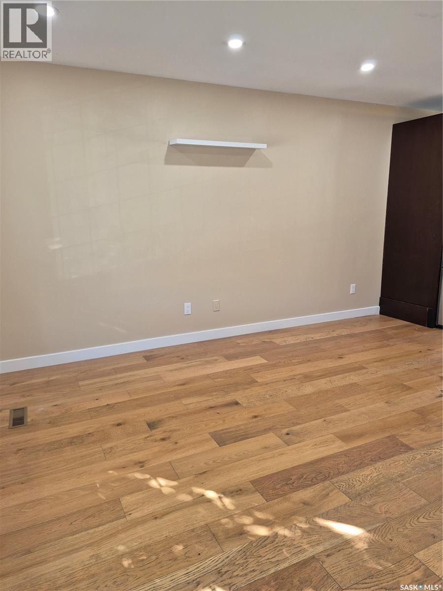 21 143 Gropper Crescent Property Photo 3