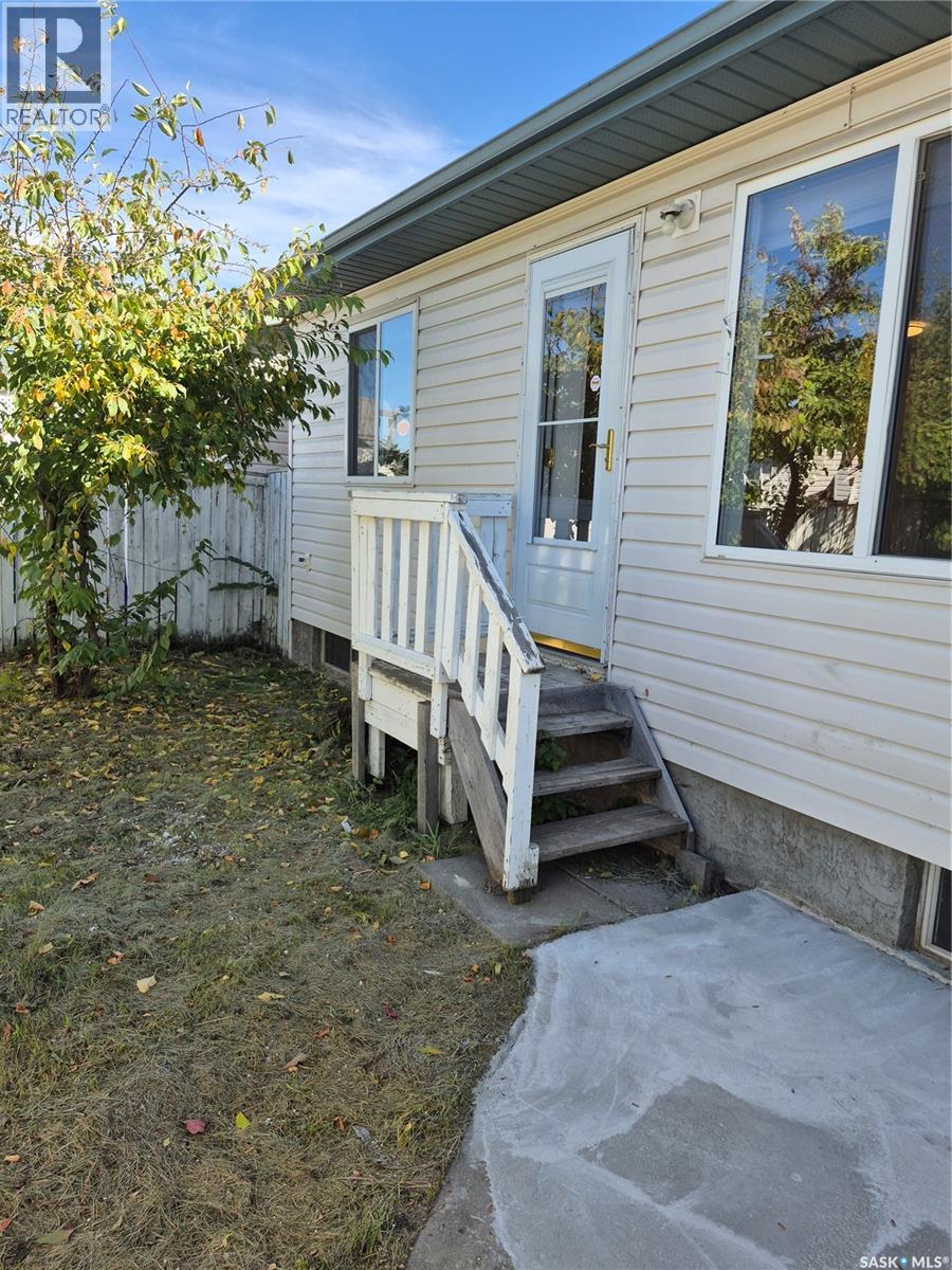 21 143 Gropper Crescent Property Photo 24
