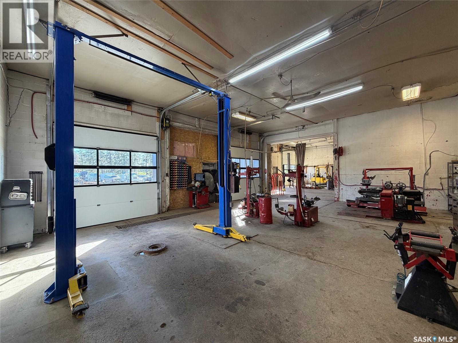 1123 Industrial Drive Property Photo 12
