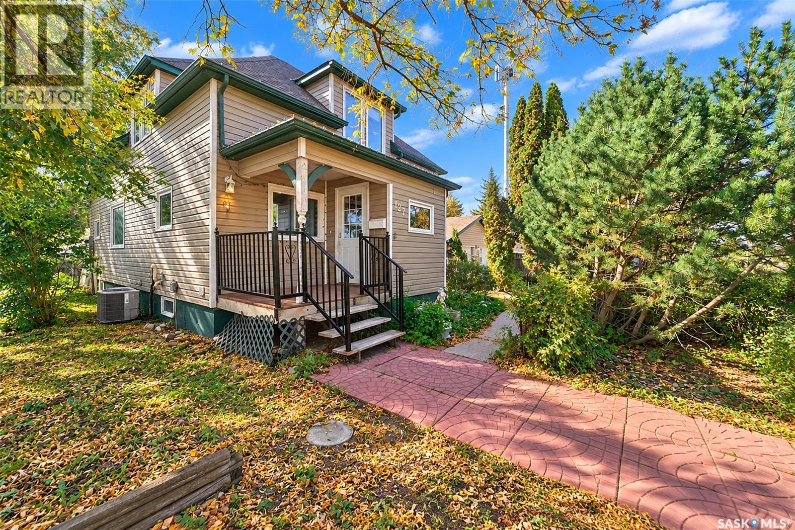 127 1st Avenue Property Photo 6