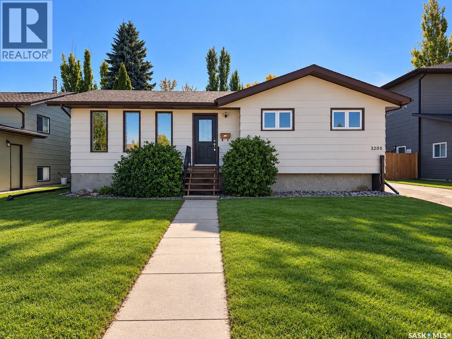 3205 Bliss Crescent Property Photo 1