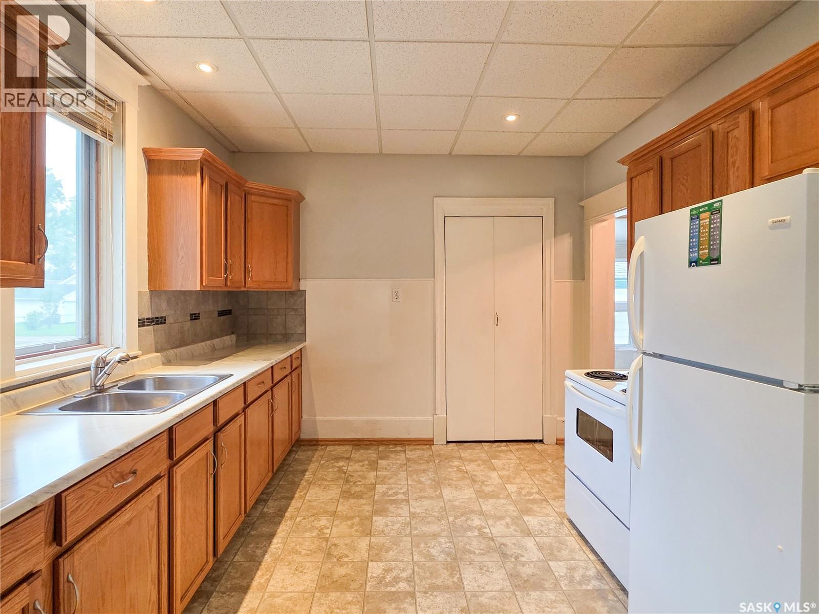 202 6th Avenue E Property Photo 10