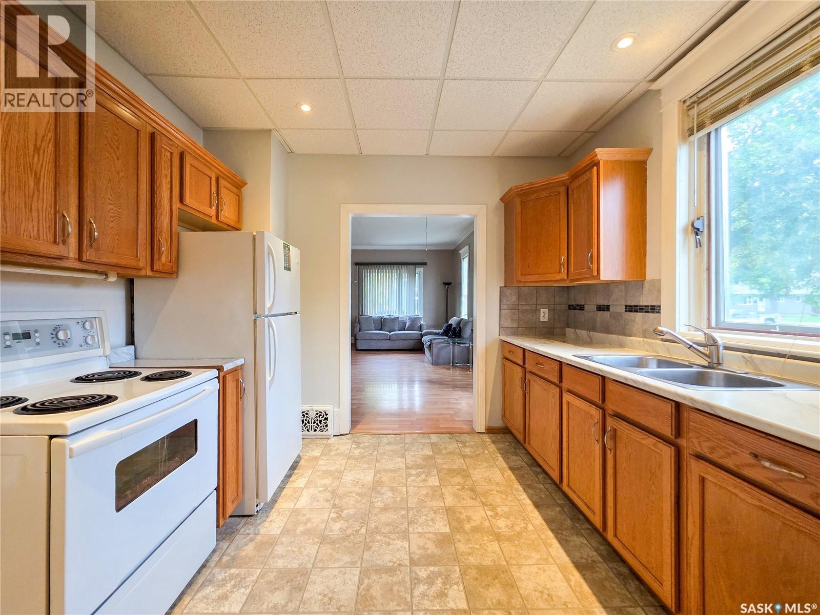 202 6th Avenue E Property Photo 13