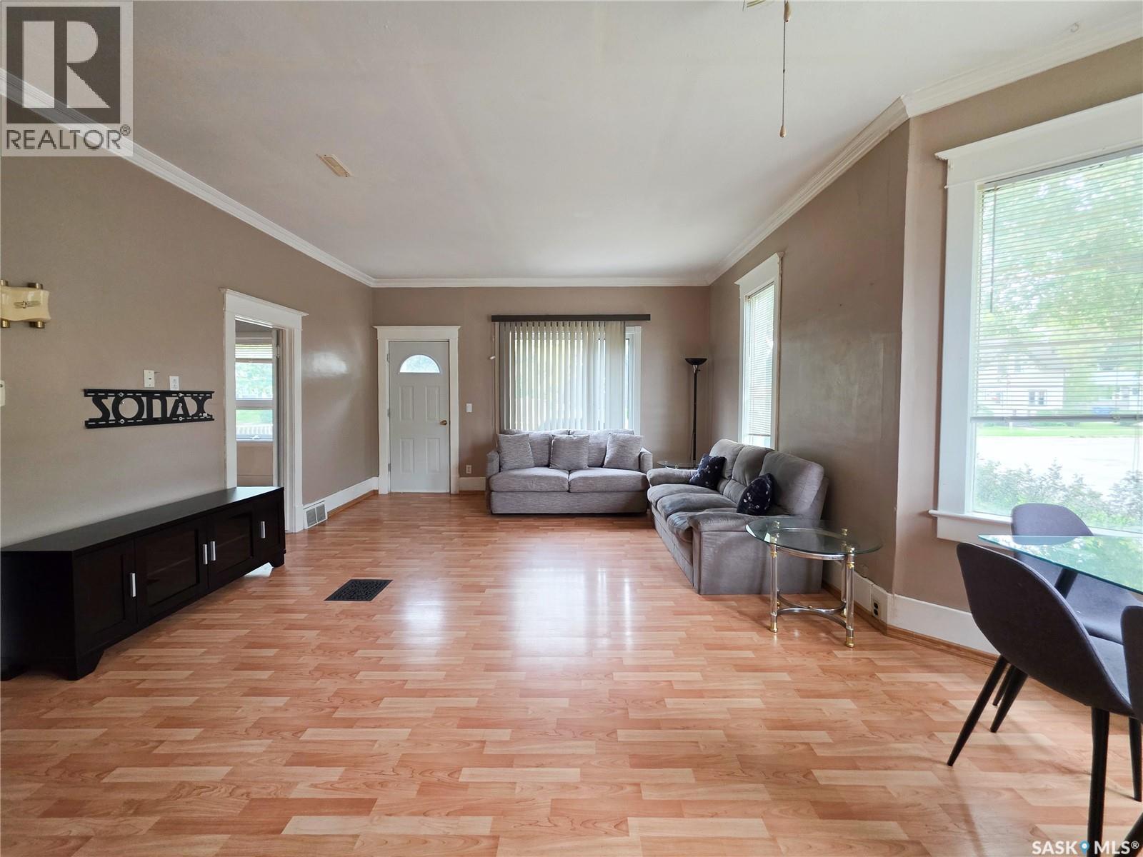 202 6th Avenue E Property Photo 14