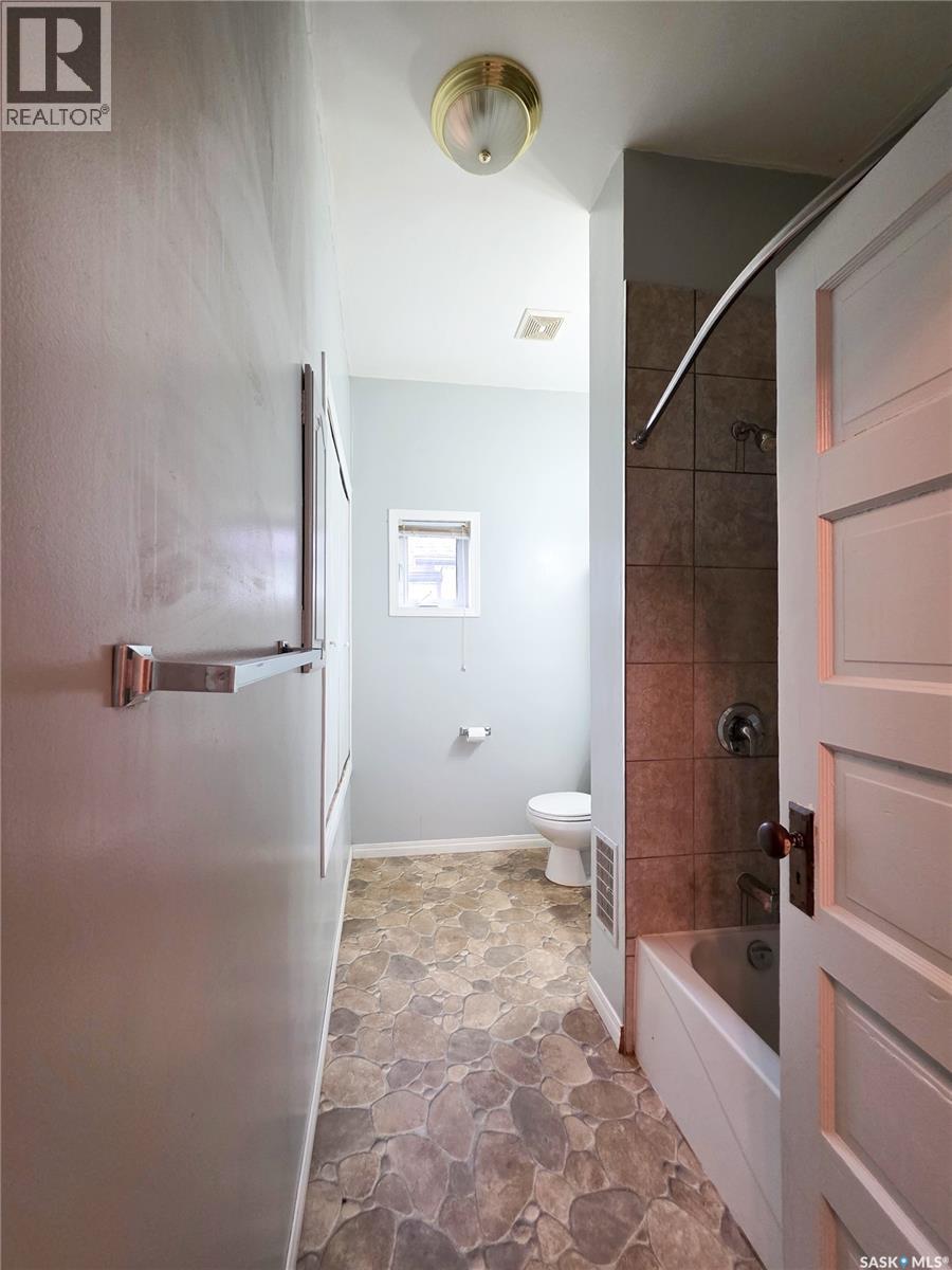 202 6th Avenue E Property Photo 21