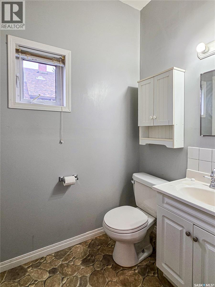 202 6th Avenue E Property Photo 22