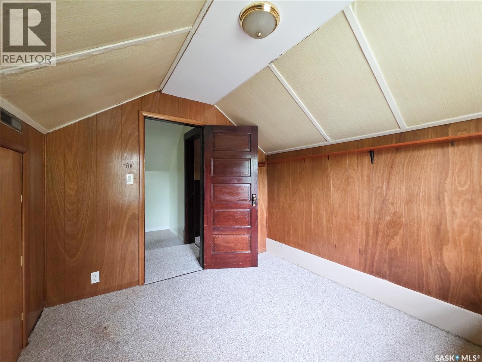 202 6th Avenue E Property Photo 29