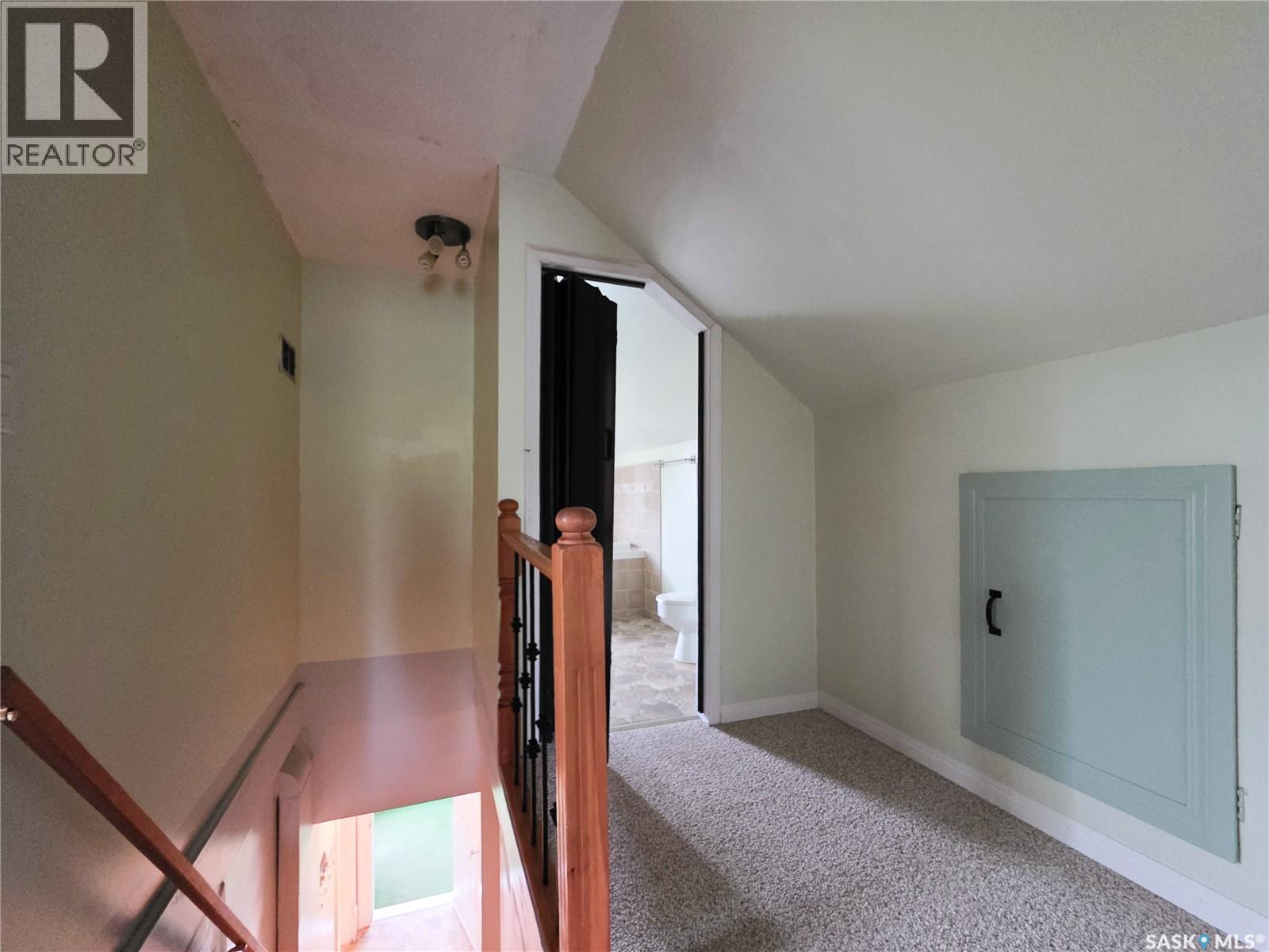 202 6th Avenue E Property Photo 32