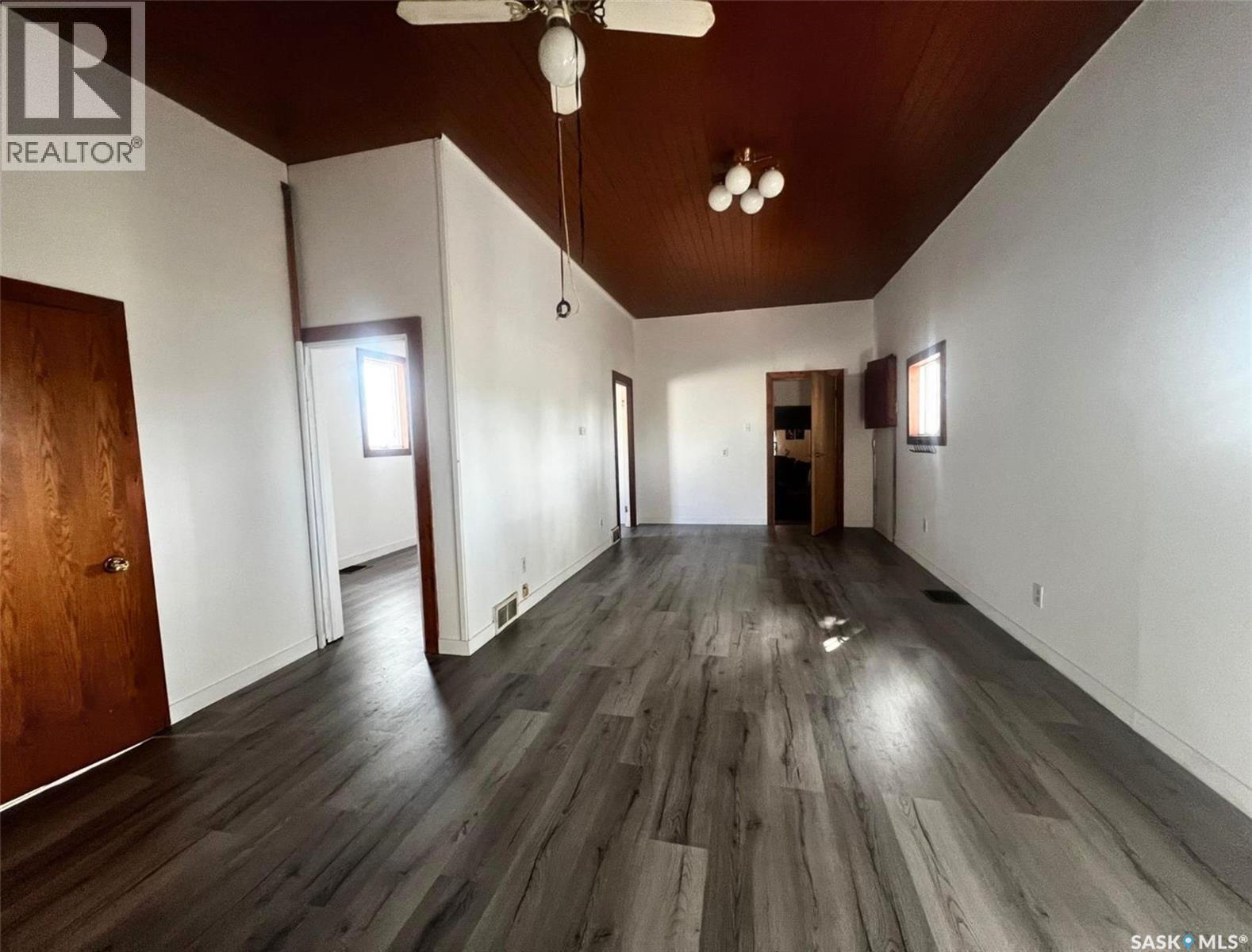 1109 South Railway Street E Property Photo 8