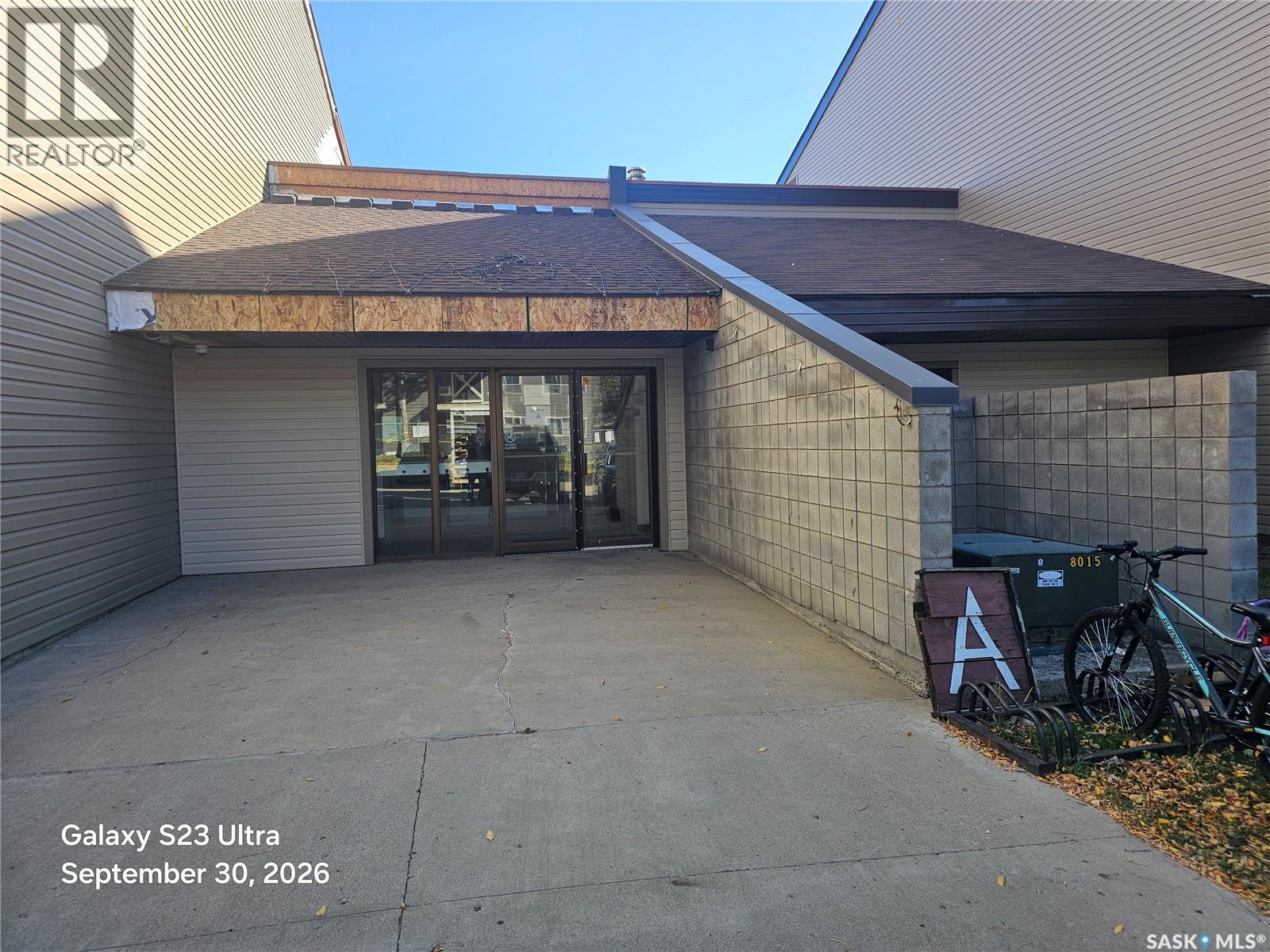 201a 4040 8th Street E Property Photo 2