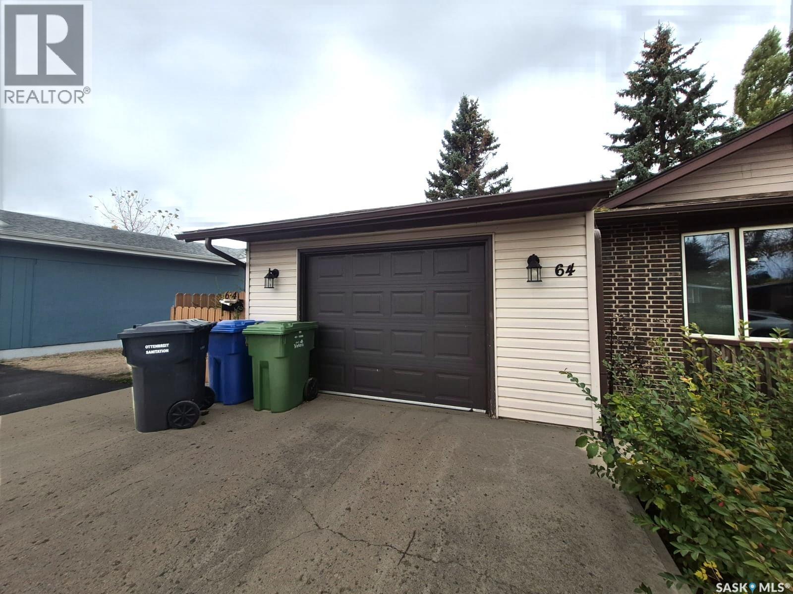 64 Clarewood Crescent Property Photo 4