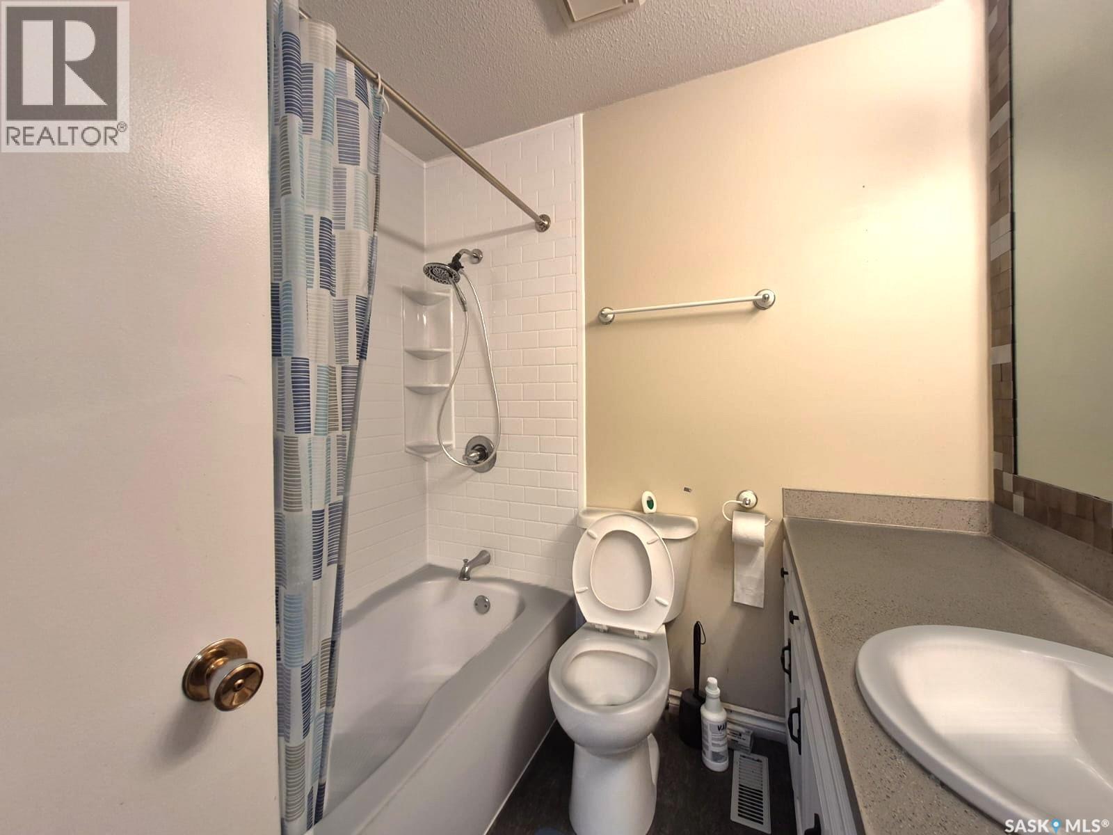 64 Clarewood Crescent Property Photo 22