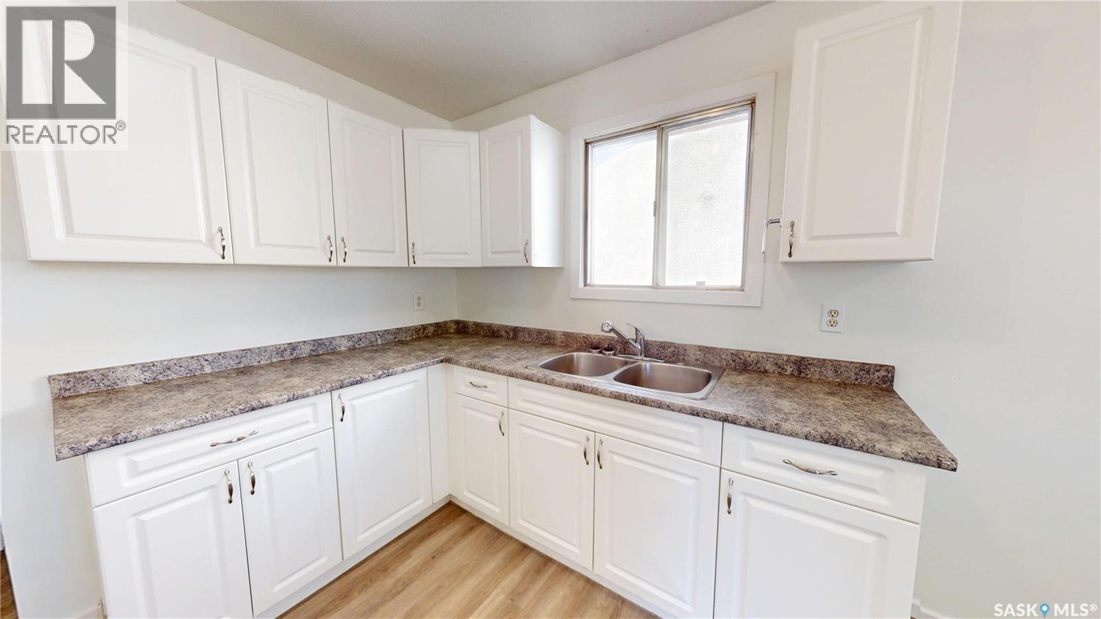 4 Carleton Drive Property Photo 6