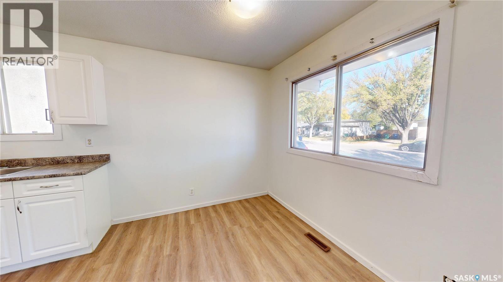 4 Carleton Drive Property Photo 9