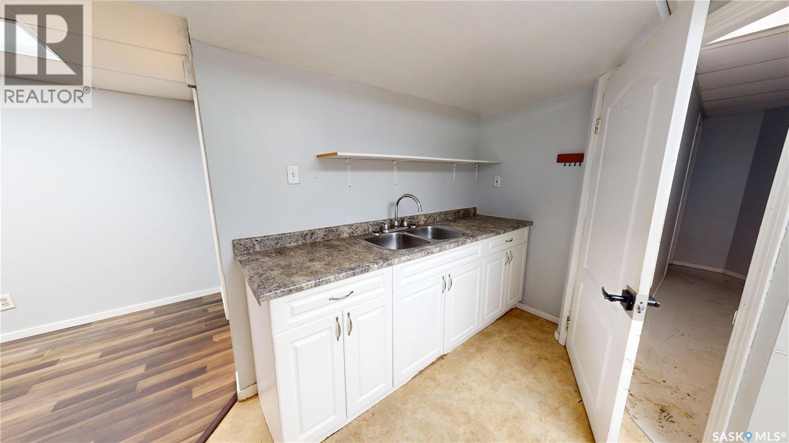 4 Carleton Drive Property Photo 18
