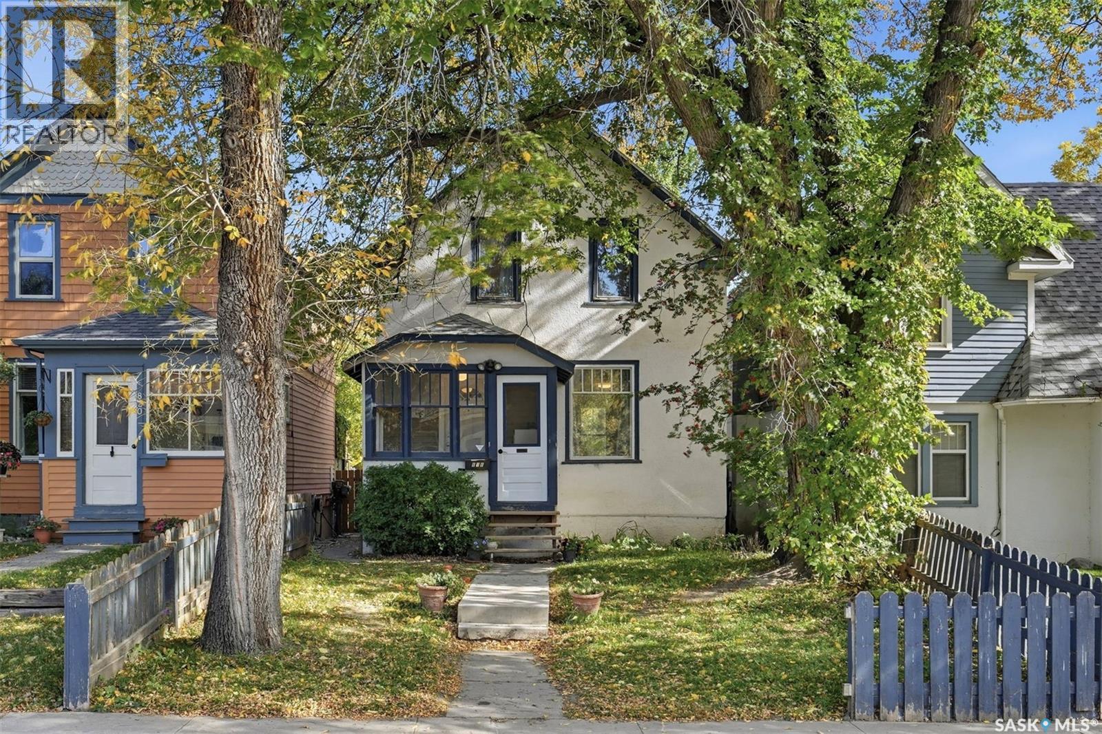 818 B AVENUE N Property Photo 1