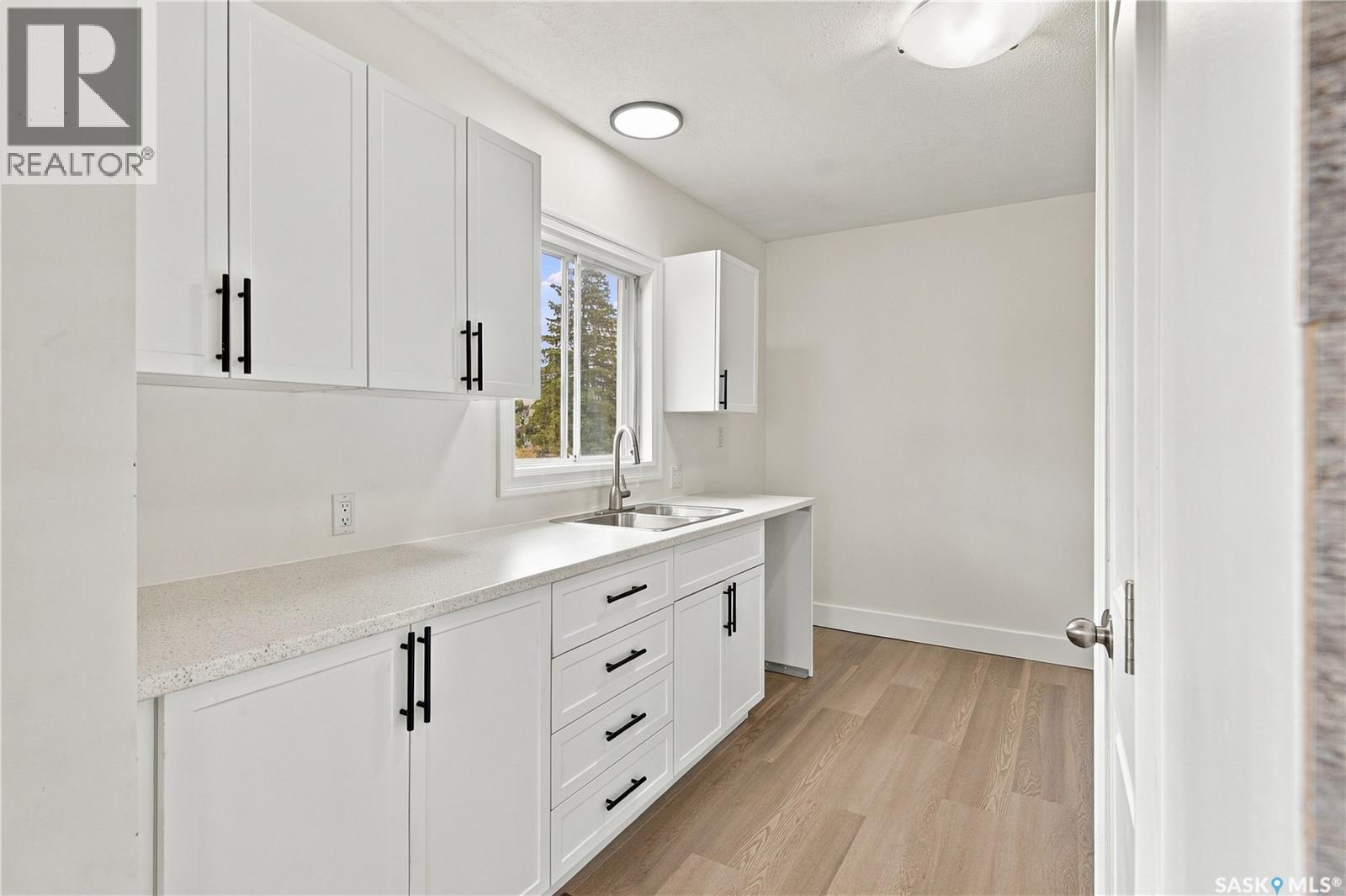 220 Main Street Property Photo 3