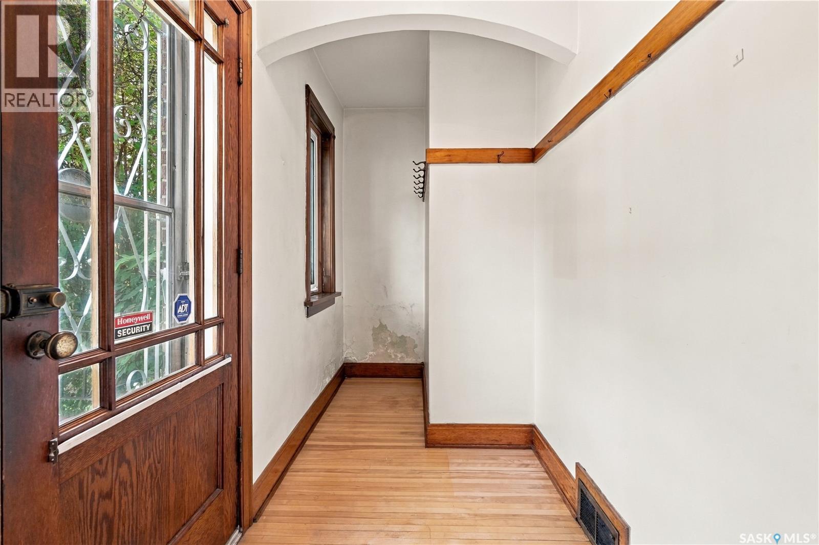 821 College Avenue Property Photo 3