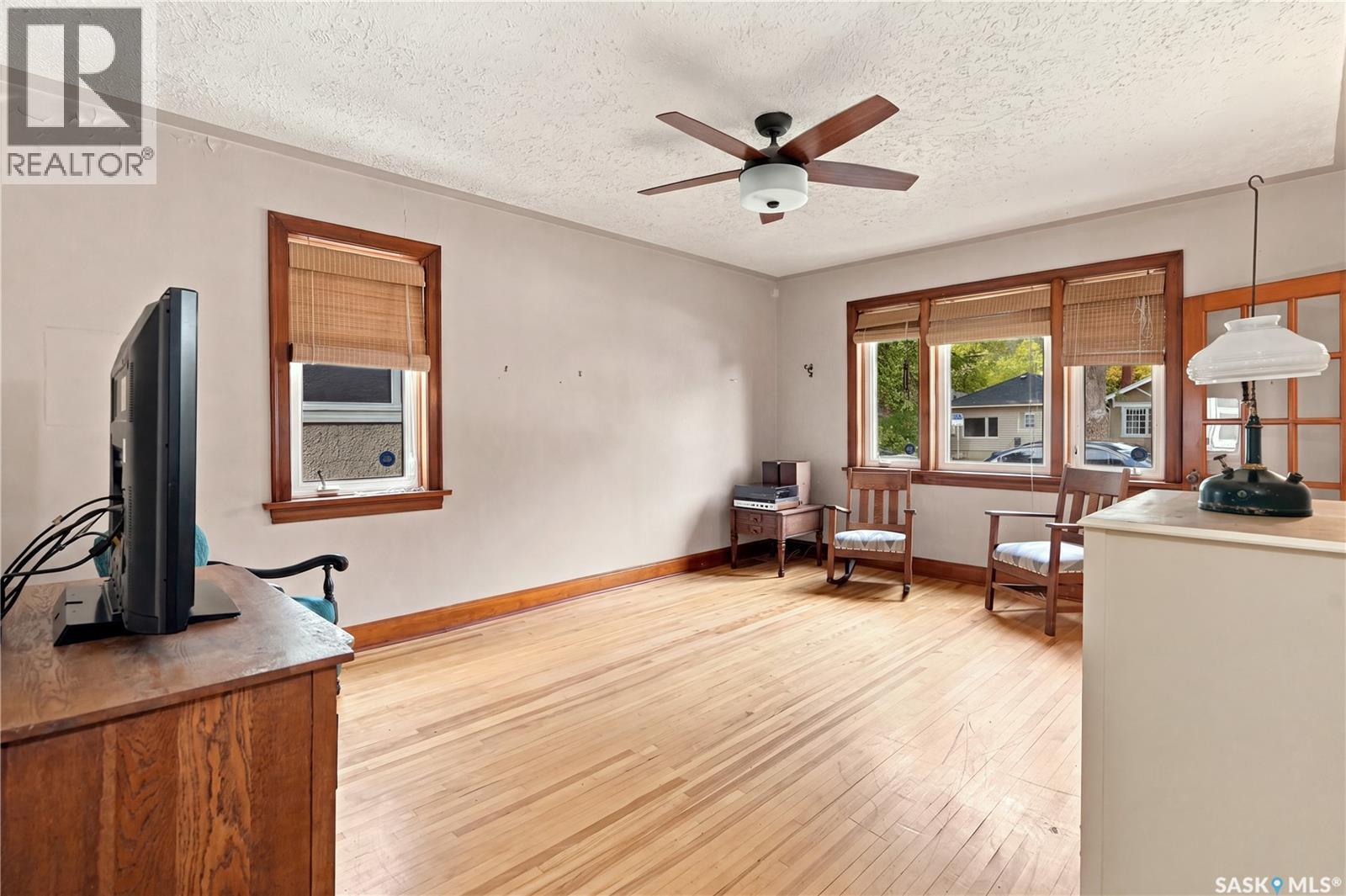 821 College Avenue Property Photo 8