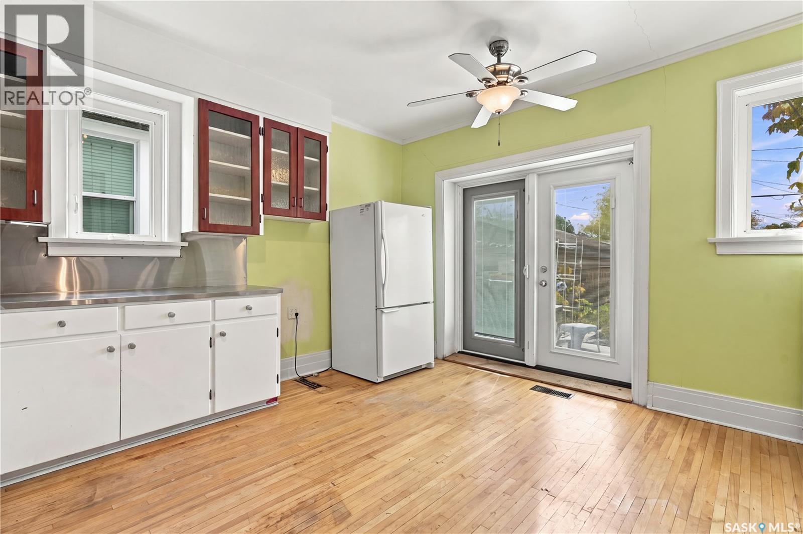 821 College Avenue Property Photo 10