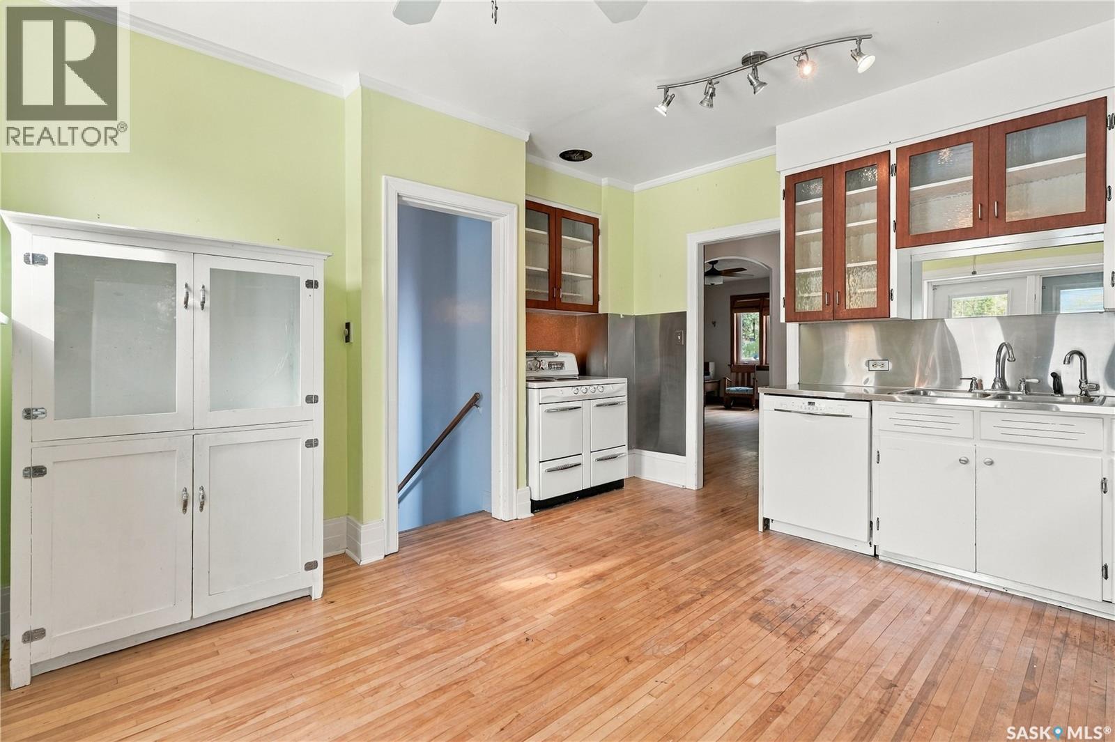 821 College Avenue Property Photo 13