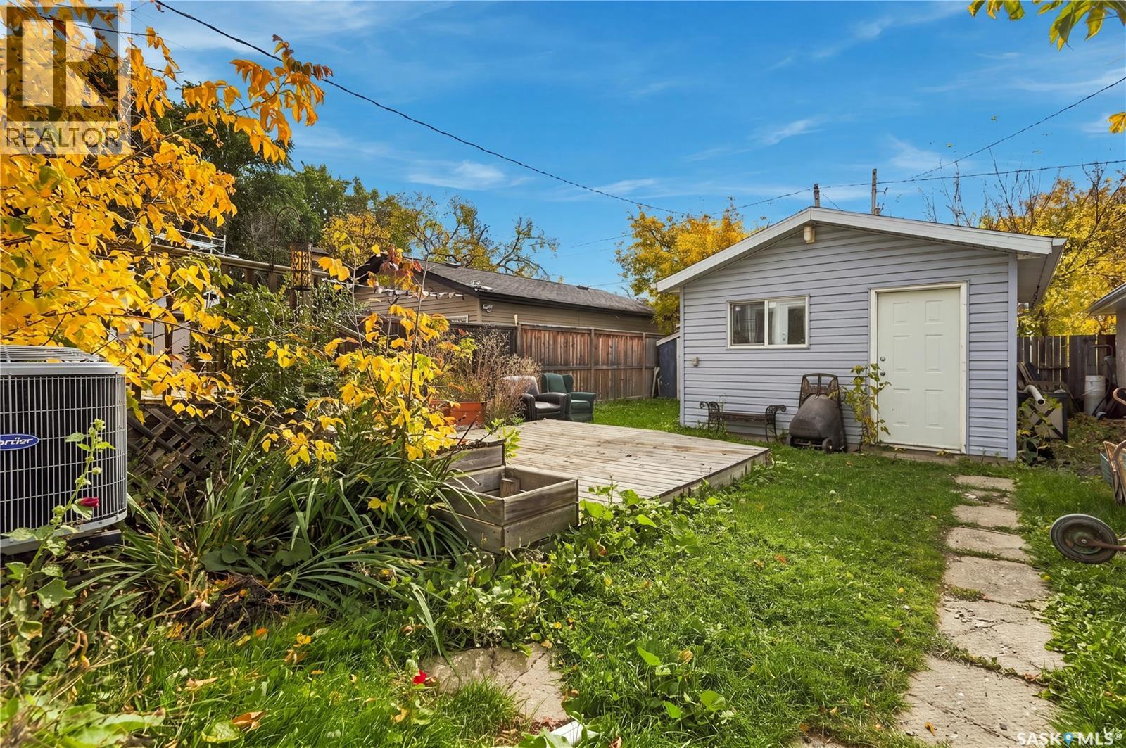 821 College Avenue Property Photo 24