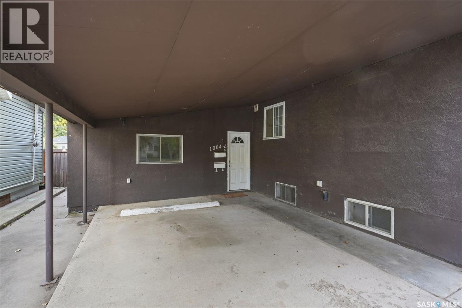 1004 6th Street E Property Photo 3
