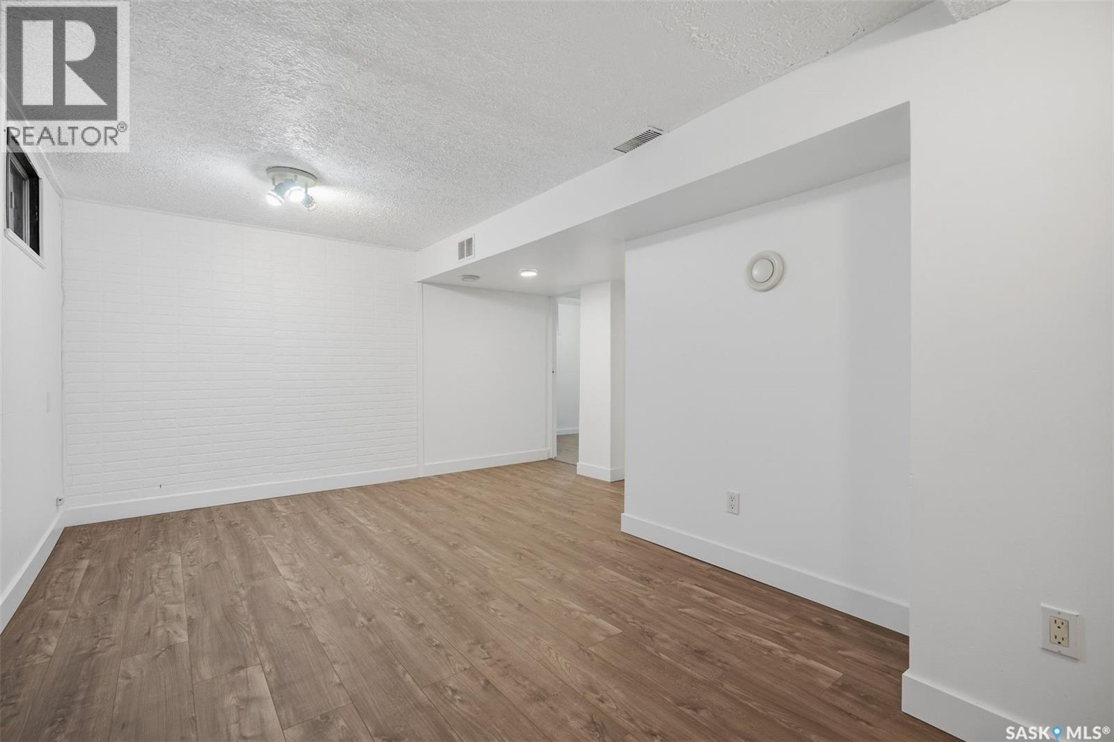 1004 6th Street E Property Photo 28