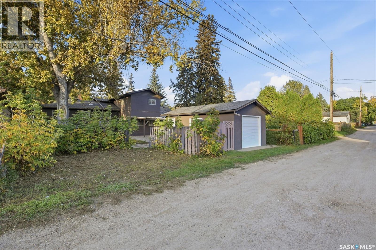1004 6th Street E Property Photo 40