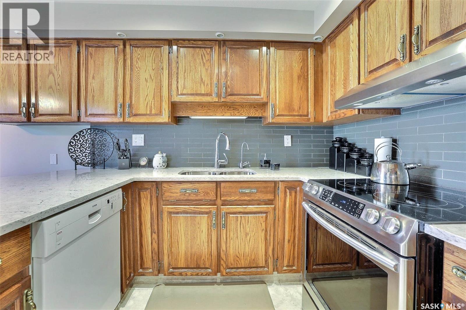 338 Avon Drive Property Photo 12