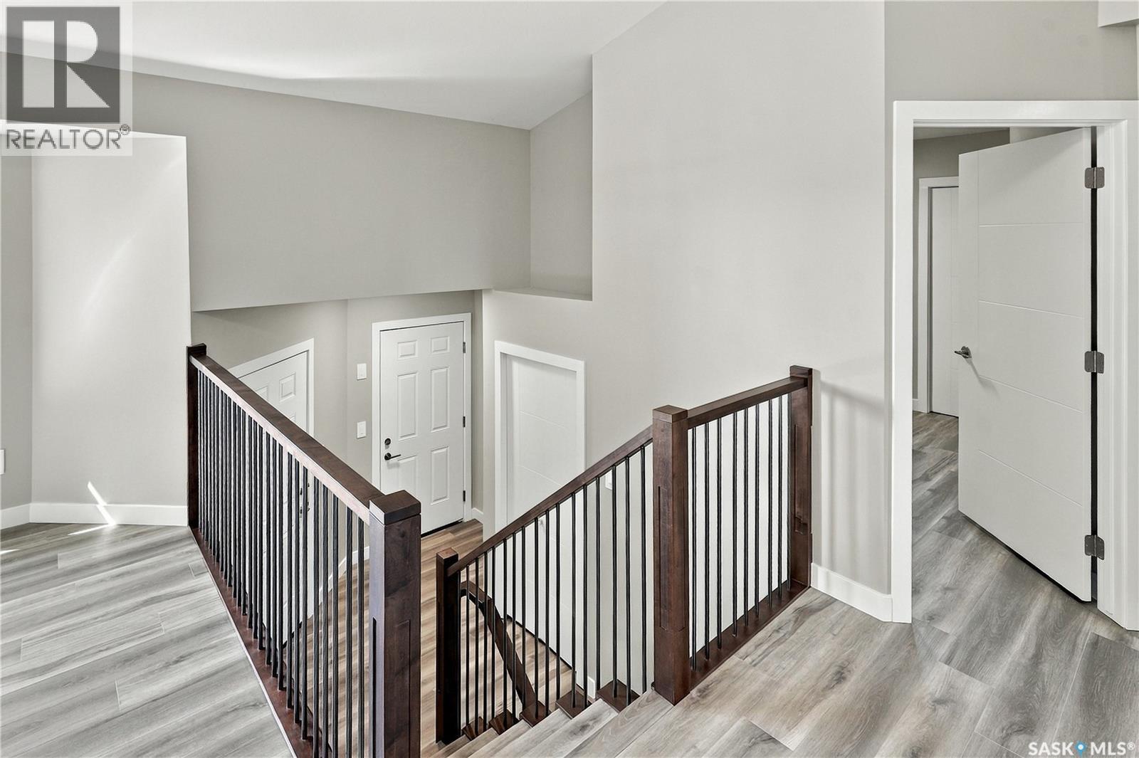 246 Sutter Place Property Photo 3
