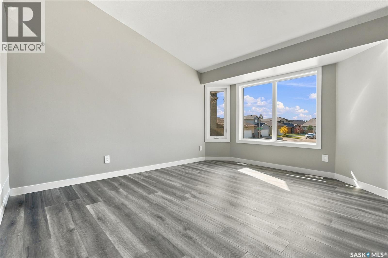 246 Sutter Place Property Photo 4