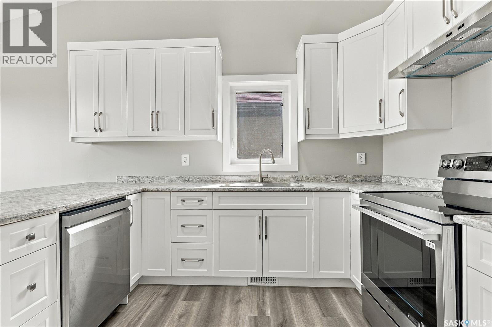 246 Sutter Place Property Photo 11