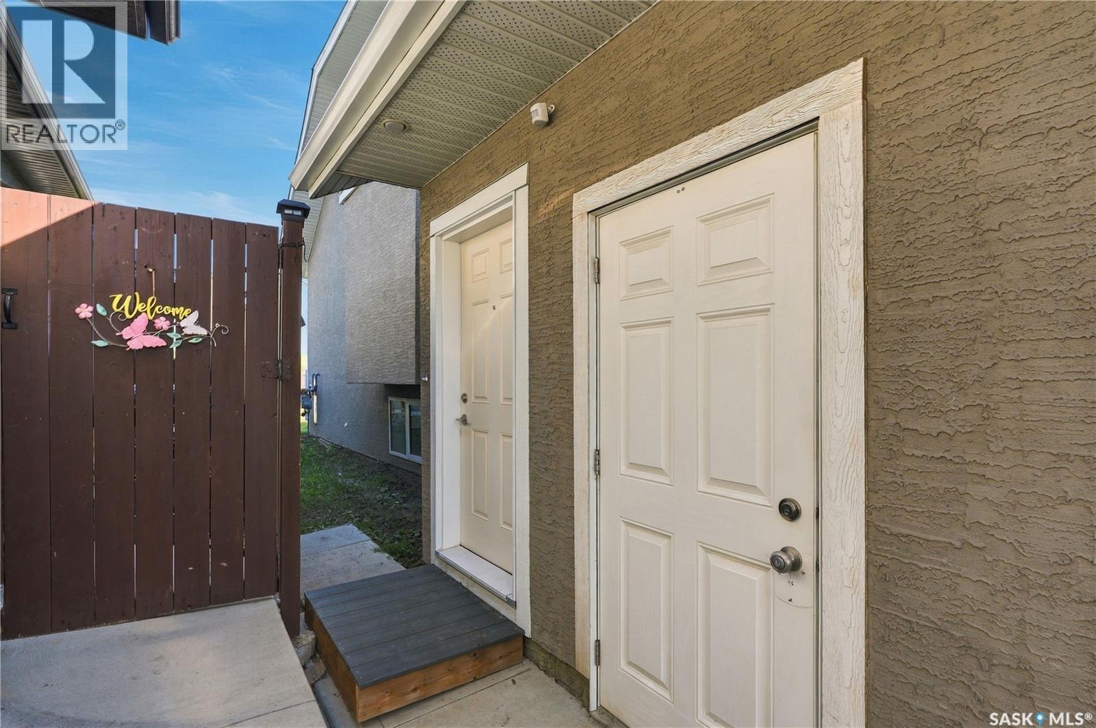 246 Sutter Place Property Photo 27