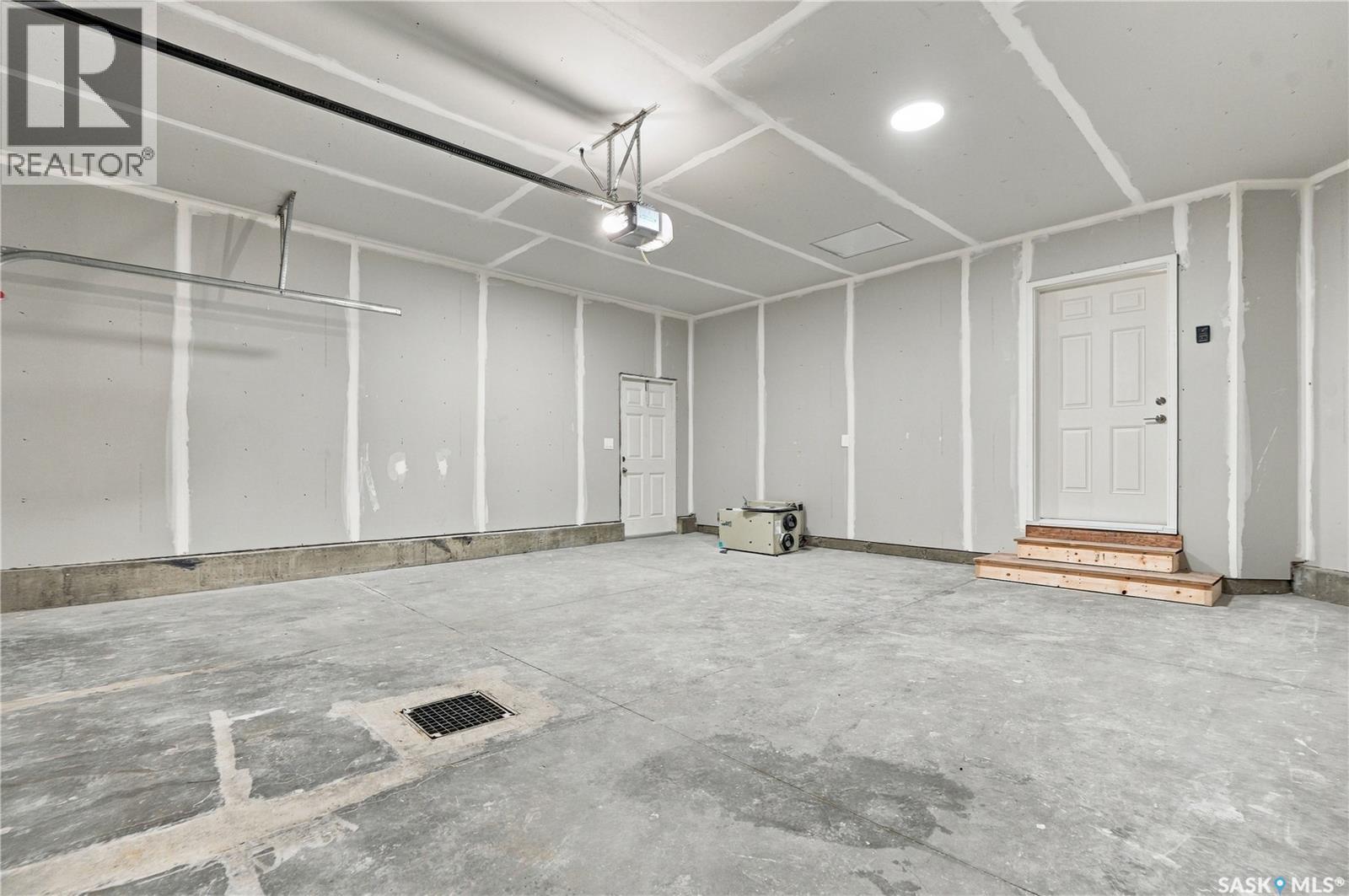 246 Sutter Place Property Photo 40