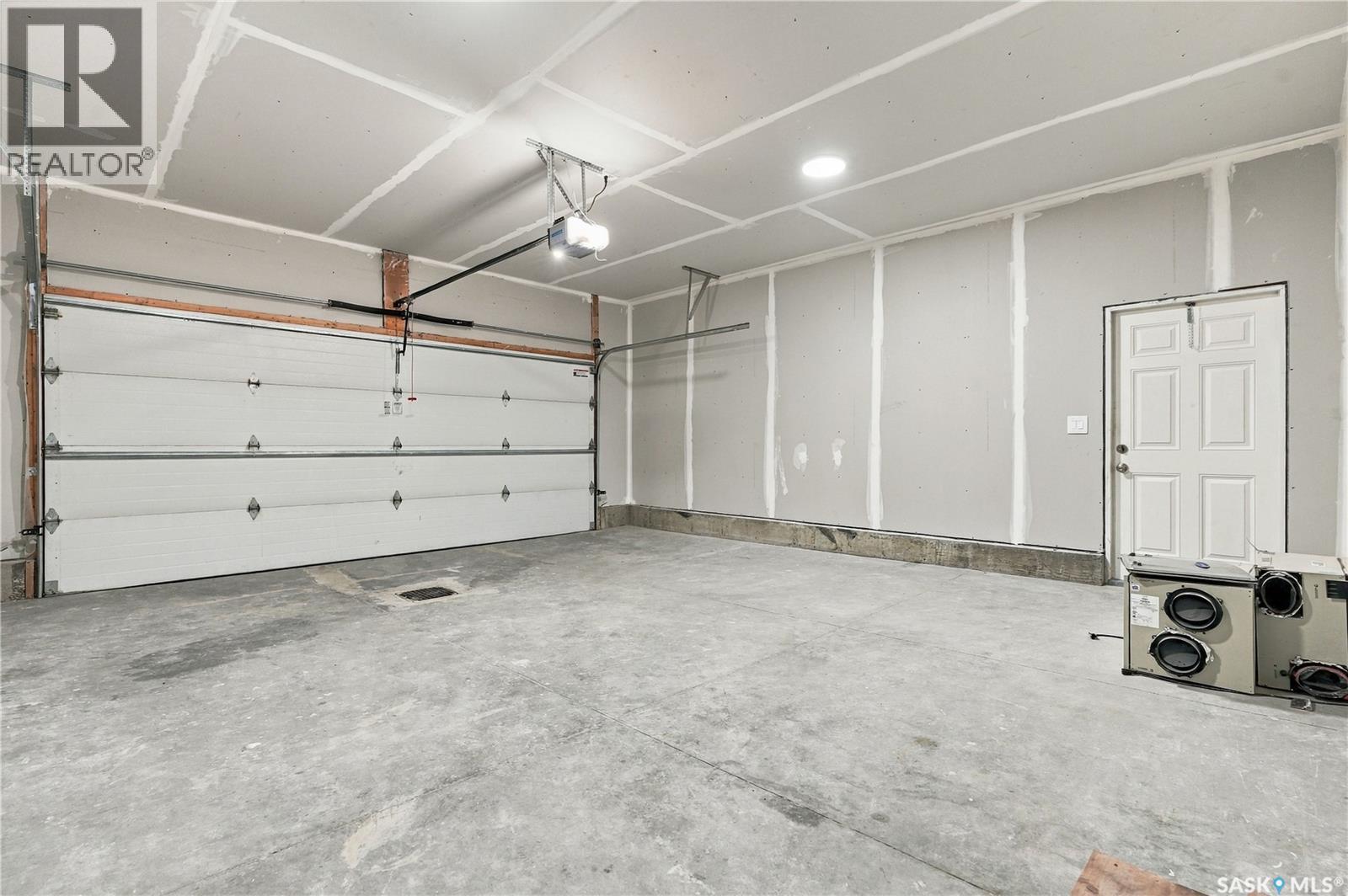 246 Sutter Place Property Photo 44