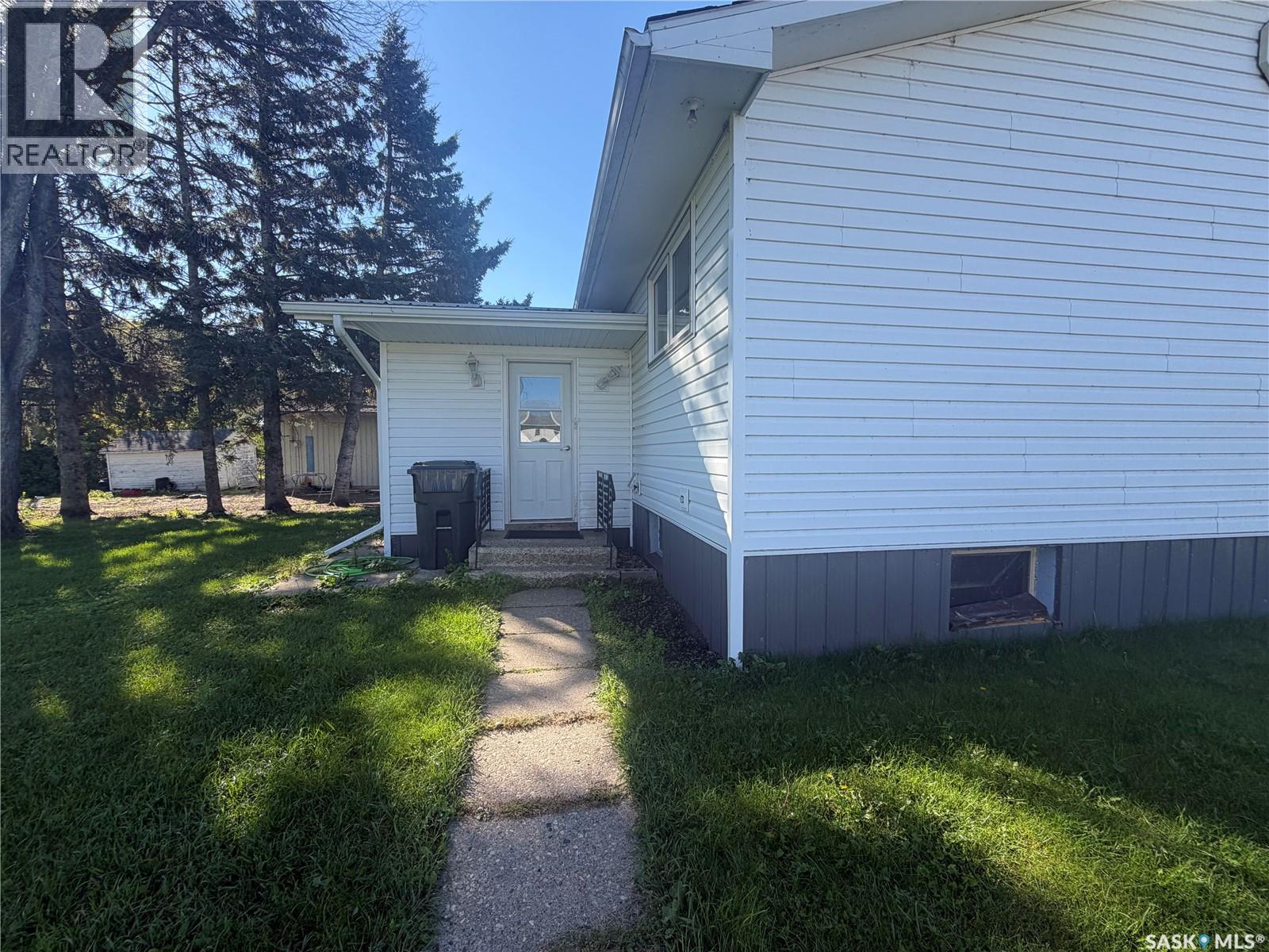 403 & 401 Main Street Property Photo 4