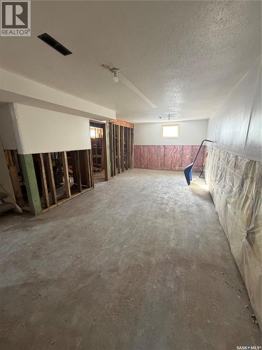 403 & 401 Main Street Property Photo 23
