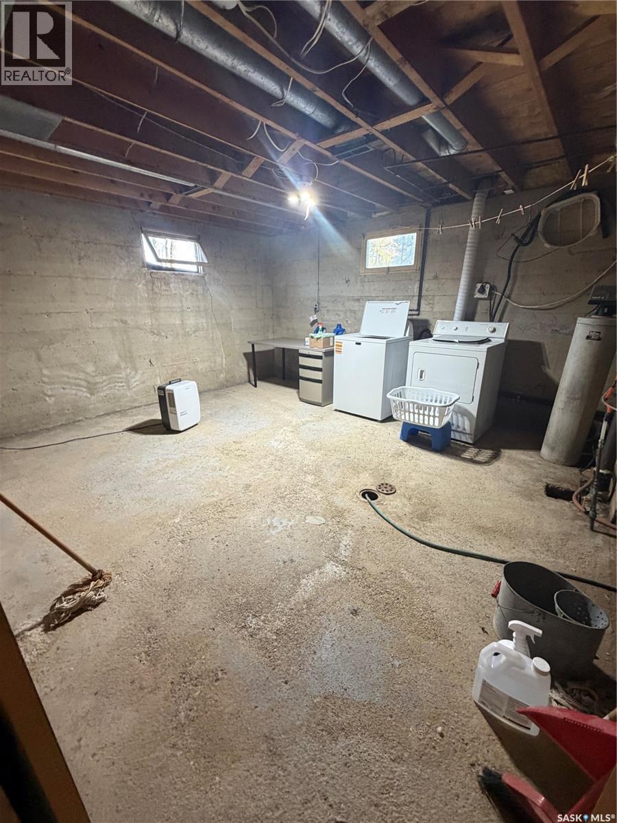 403 & 401 Main Street Property Photo 24