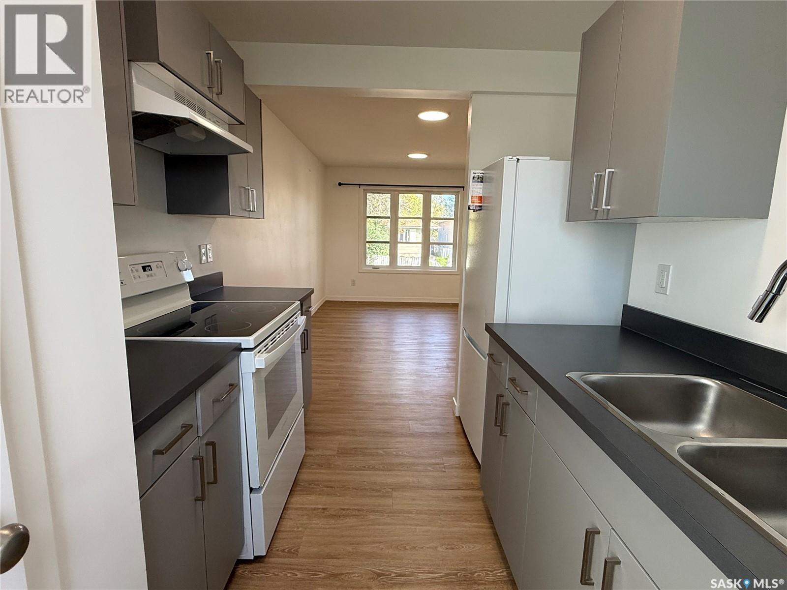 764 Athol Street Property Photo 10